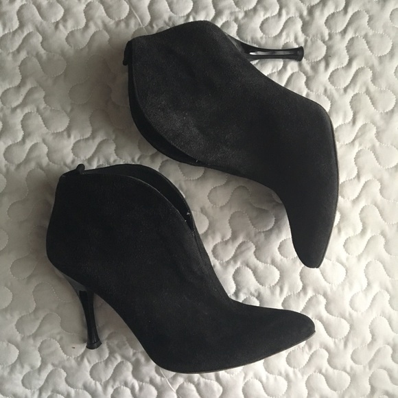 Stuart Weitzman Shoes - Stuart Weitzman ankle booties boots slip on 8.5